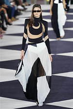 バルマン 2020年春夏ウィメンズコレクション - 力強いグラフィックがエネルギーを生む｜写真1