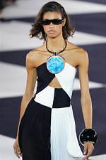 バルマン 2020年春夏ウィメンズコレクション - 力強いグラフィックがエネルギーを生む｜写真3