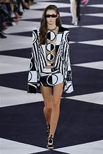 バルマン 2020年春夏ウィメンズコレクション - 力強いグラフィックがエネルギーを生む｜写真25