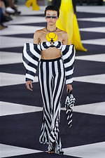 バルマン 2020年春夏ウィメンズコレクション - 力強いグラフィックがエネルギーを生む｜写真49