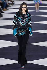 バルマン 2020年春夏ウィメンズコレクション - 力強いグラフィックがエネルギーを生む｜写真95