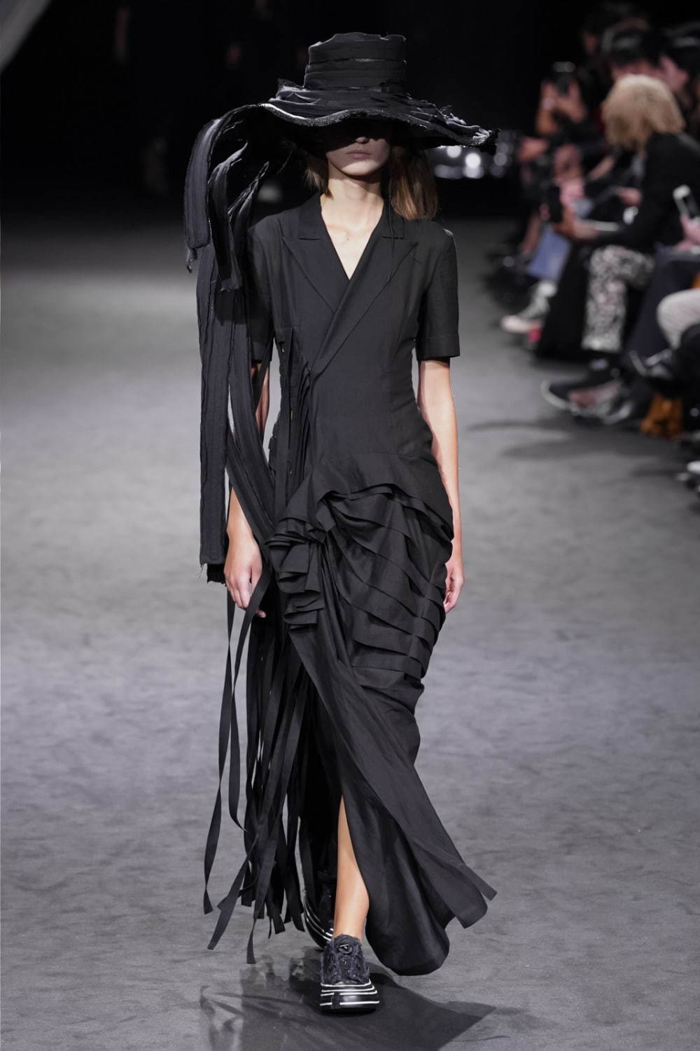 ヨウジヤマモト(Yohji Yamamoto) 2020年春夏ウィメンズコレクション シルエット - 写真2