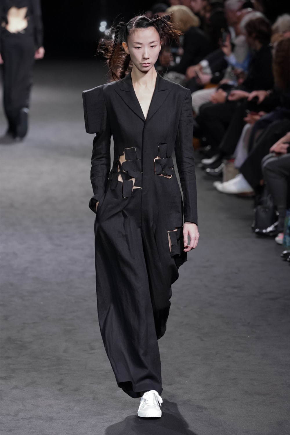 ヨウジヤマモト(Yohji Yamamoto) 2020年春夏ウィメンズコレクション  - 写真14