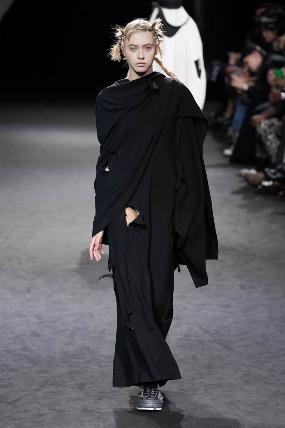 ヨウジヤマモト(Yohji Yamamoto) 2020年春夏ウィメンズコレクション シルエット - 写真26