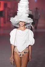 アンドレアス・クロンターラー フォー ヴィヴィアン・ウエストウッド 2020年春夏コレクション｜写真3