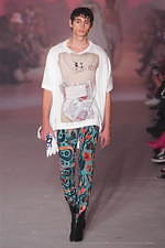 アンドレアス・クロンターラー フォー ヴィヴィアン・ウエストウッド 2020年春夏コレクション｜写真6