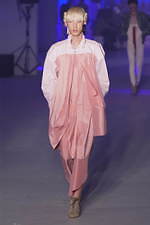 アンドレアス・クロンターラー フォー ヴィヴィアン・ウエストウッド 2020年春夏コレクション｜写真47