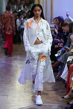 イーチ アザー 2020年春夏コレクション - 意外性をもたらすドローイング｜写真4