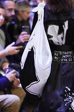 イーチ アザー 2020年春夏コレクション - 意外性をもたらすドローイング｜写真15