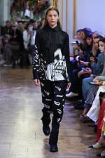 イーチ アザー 2020年春夏コレクション - 意外性をもたらすドローイング｜写真19