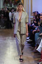 イーチ アザー 2020年春夏コレクション - 意外性をもたらすドローイング｜写真28