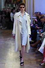 イーチ アザー 2020年春夏コレクション - 意外性をもたらすドローイング｜写真31