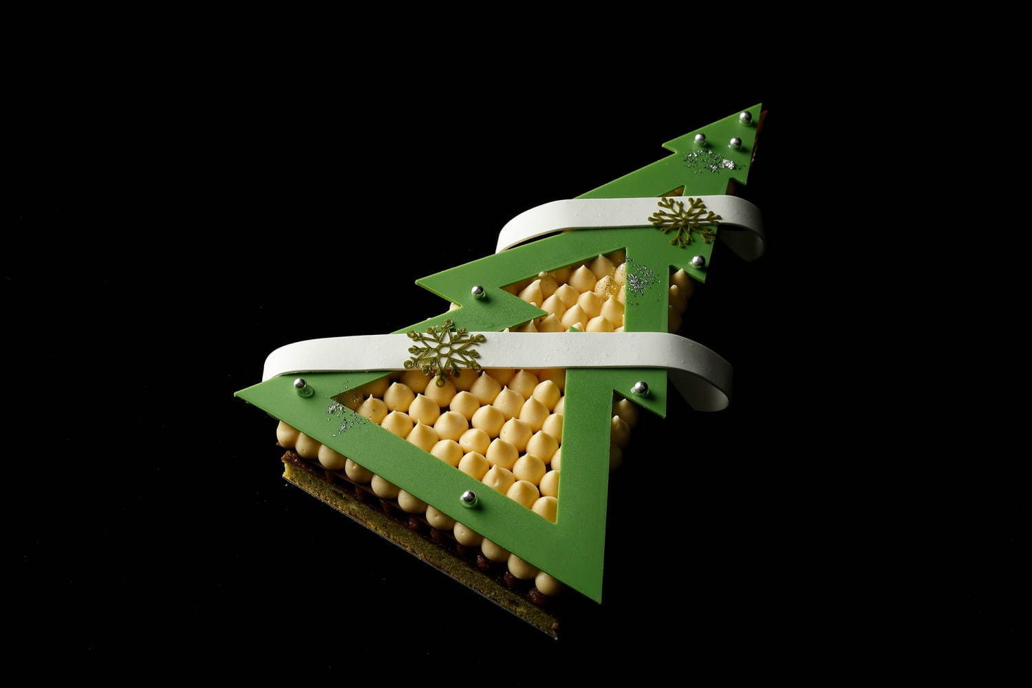 パレスホテル東京のクリスマス2019、高さ53cmベリー100粒を使った巨大ケーキなど｜写真7