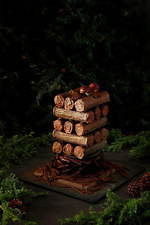 ウェスティンホテル東京のクリスマスケーキ、"冬の森"に着想した切り株＆丸太のチョコレートケーキ｜写真3