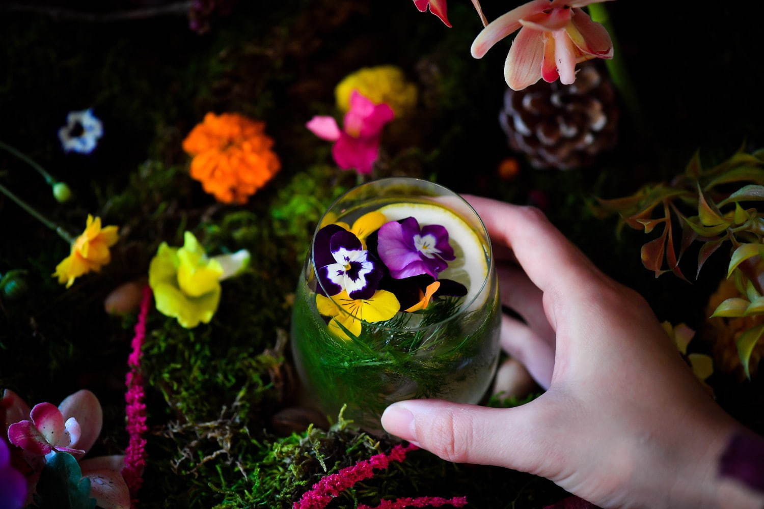 “食べられる花”体験型アートイベント「おいしい花畑」池袋にて - 花＆ハーブで彩るオリジナルドリンク｜写真4