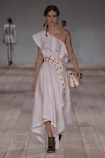 アレキサンダー・マックイーン 2020年春夏コレクション - 洋服と向き合う時間を見つめ直して｜写真24