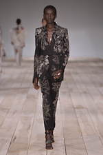 アレキサンダー・マックイーン 2020年春夏コレクション - 洋服と向き合う時間を見つめ直して｜写真31