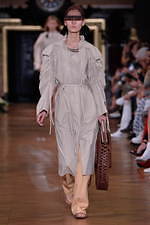 ステラ マッカートニー 2020年夏コレクション - エネルギーに満ち溢れた自由な女性｜写真12