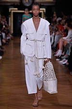 ステラ マッカートニー 2020年夏コレクション - エネルギーに満ち溢れた自由な女性｜写真15