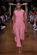 ステラ マッカートニー 2020年夏コレクション - エネルギーに満ち溢れた自由な女性｜写真24