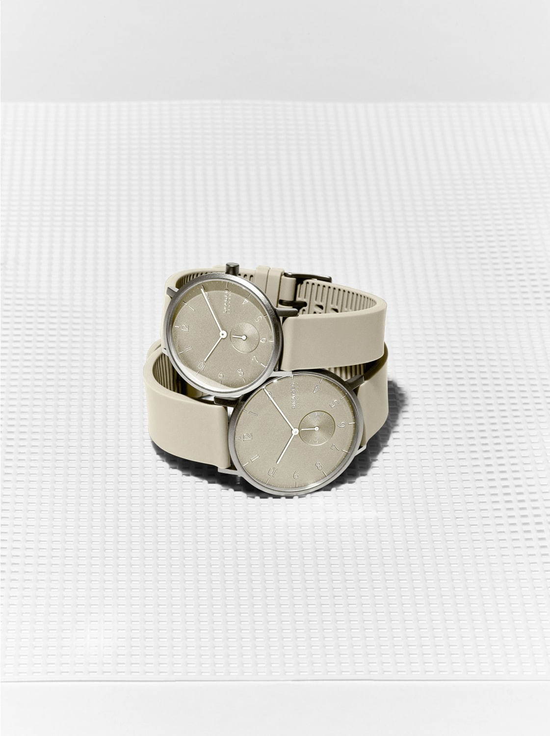 スカーゲンより限定“モカ”カラーの腕時計、人気モデルを淡いニュアンスカラーのワントーンで｜写真2