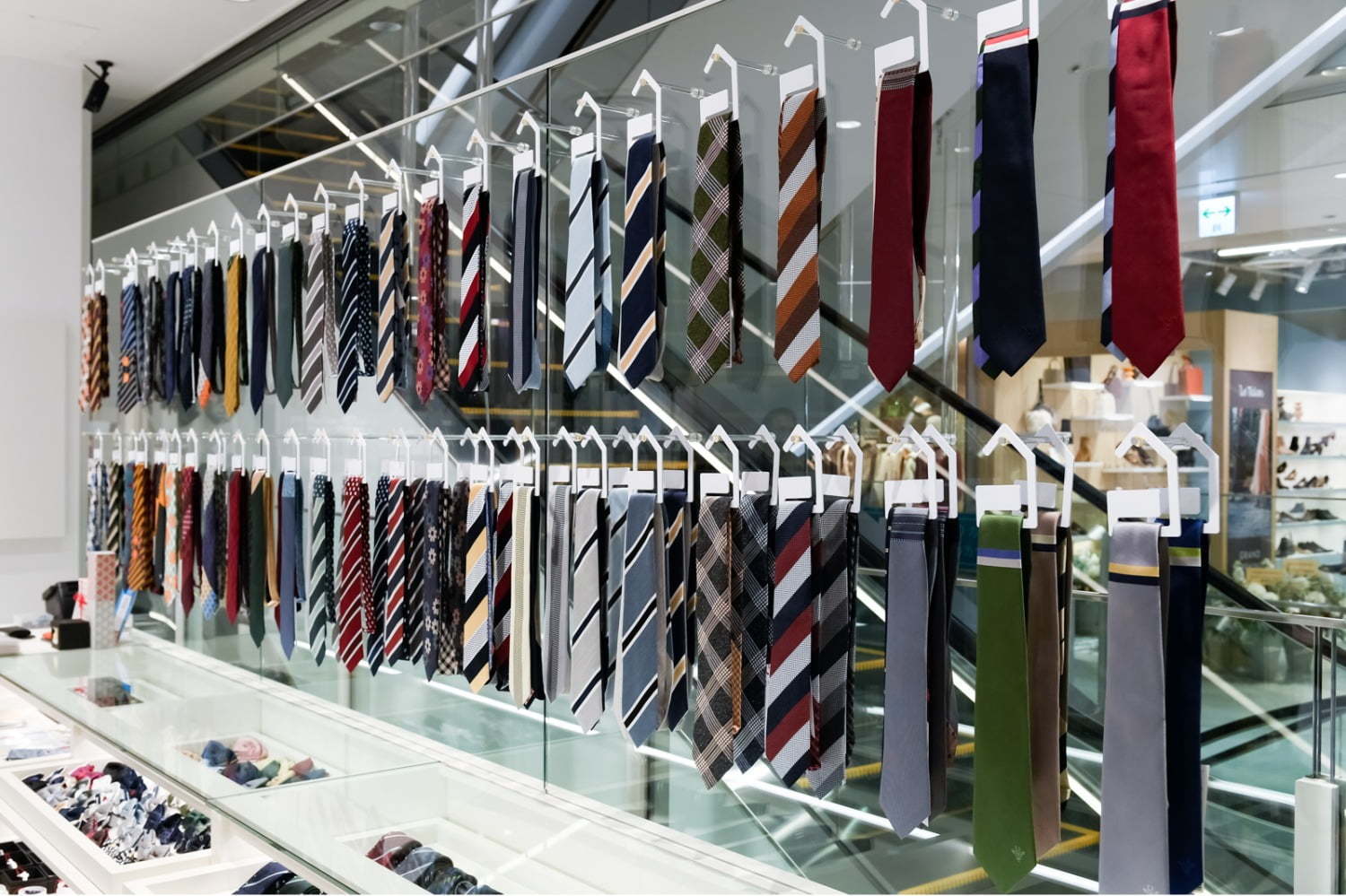 ネクタイ専門ブランド「ジラフ」“体温”でネクタイを選ぶコンセプトストア、渋谷パルコにオープン ファッションプレス