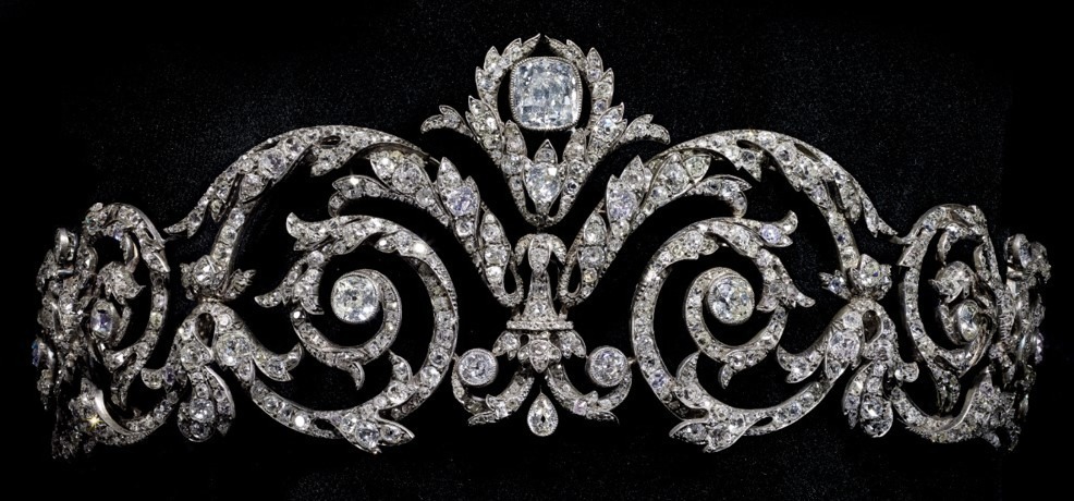 「スクロールワーク(渦巻き細工)のティアラ」ジョゼフ・ショーメ 1908年 ゴールド、シルバー、ダイヤモンド
