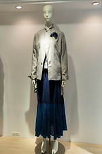 まとふ 2020年春夏コレクション、徳島に遺された“本物の藍色”をワードローブへ｜写真3