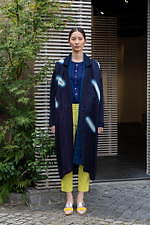 まとふ 2020年春夏コレクション、徳島に遺された“本物の藍色”をワードローブへ｜写真31