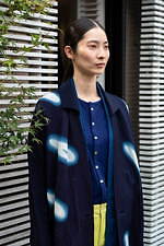 まとふ 2020年春夏コレクション、徳島に遺された“本物の藍色”をワードローブへ｜写真32