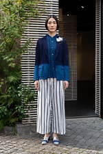 まとふ 2020年春夏コレクション、徳島に遺された“本物の藍色”をワードローブへ｜写真33