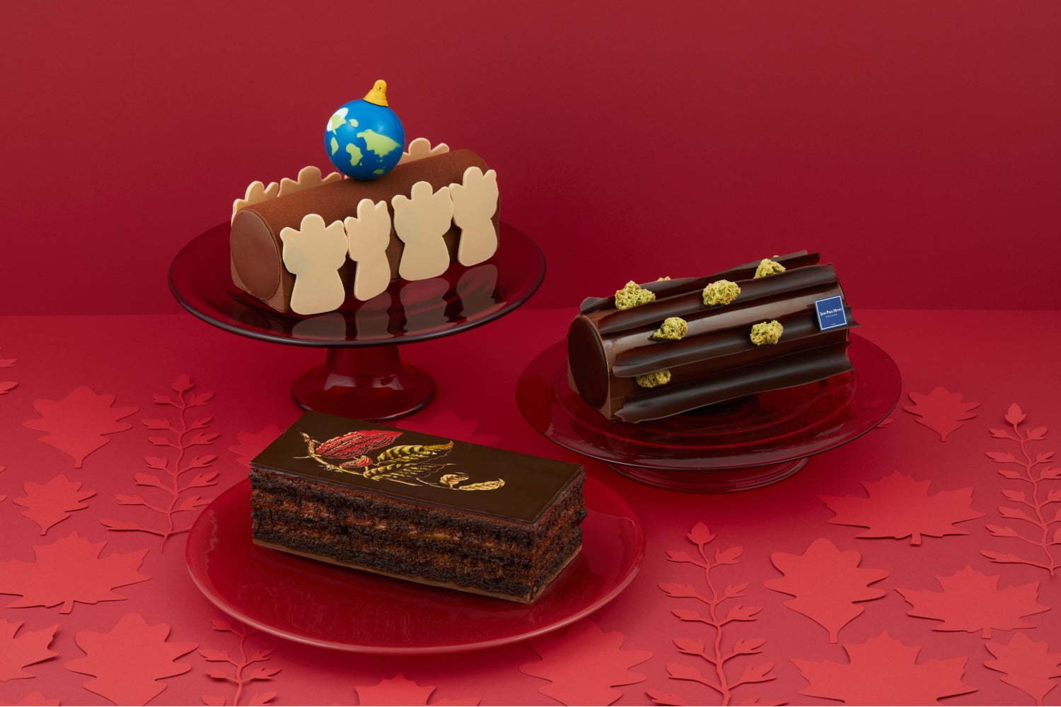 ジャン＝ポール・エヴァンのクリスマスケーキ“小さな天使”躍るチョコのガトーなど3種｜写真0