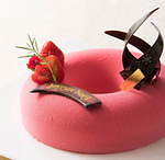 リーガロイヤルホテル東京のクリスマスケーキ2019、スノーマンファミリーを乗せた2層ケーキなど｜写真3