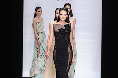 レオナール(LEONARD)、東京で2013年春夏コレクションのショーを開催