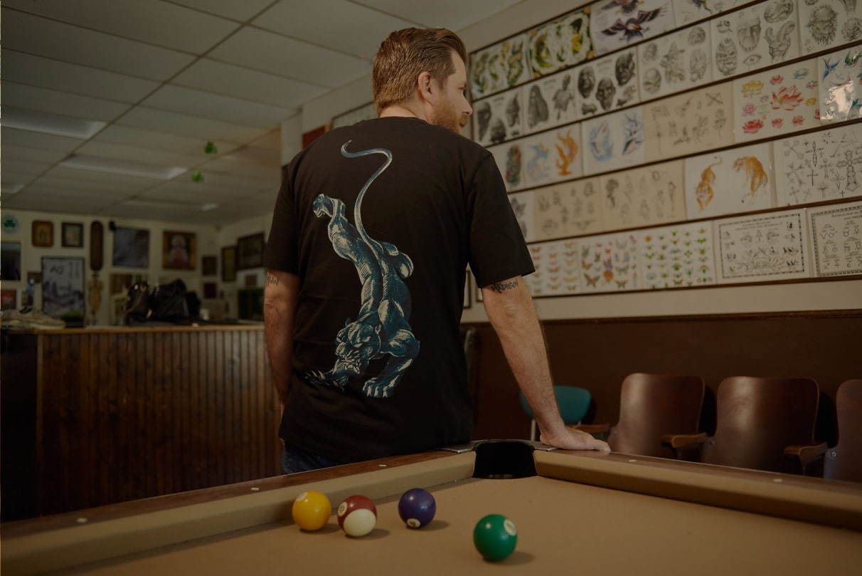 ポール・スミス、ツバメの刺繍入りジャケットなど“生きる伝説”タトゥーアーティストとコラボ｜写真8