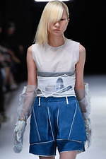 バルムング 2020年春夏コレクション - 無彩色で彩られた“”温度のない世界”｜写真12