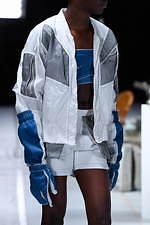 バルムング 2020年春夏コレクション - 無彩色で彩られた“”温度のない世界”｜写真16