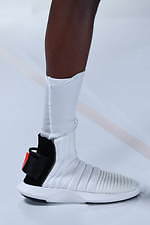 バルムング 2020年春夏コレクション - 無彩色で彩られた“”温度のない世界”｜写真17