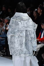 バルムング 2020年春夏コレクション - 無彩色で彩られた“”温度のない世界”｜写真31