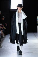 バルムング 2020年春夏コレクション - 無彩色で彩られた“”温度のない世界”｜写真44