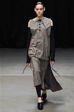 HYKE 2020年春夏コレクション、アディダスとのコラボウェアがランウェイに｜写真11