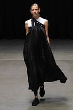 HYKE 2020年春夏コレクション、アディダスとのコラボウェアがランウェイに｜写真20