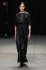 HYKE 2020年春夏コレクション、アディダスとのコラボウェアがランウェイに｜写真50