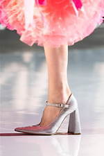 トモ コイズミ  2020年春夏コレクション - 円形劇場、身体に沸き立つ感情の“かたち”｜写真57