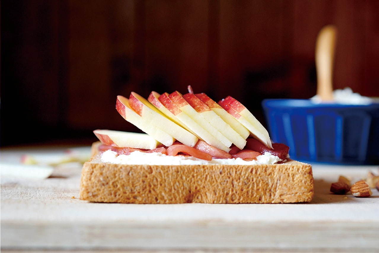 キング・ジョージ サンドイッチバー初のスイーツサンド、2種のリンゴにふわふわチーズ｜写真3