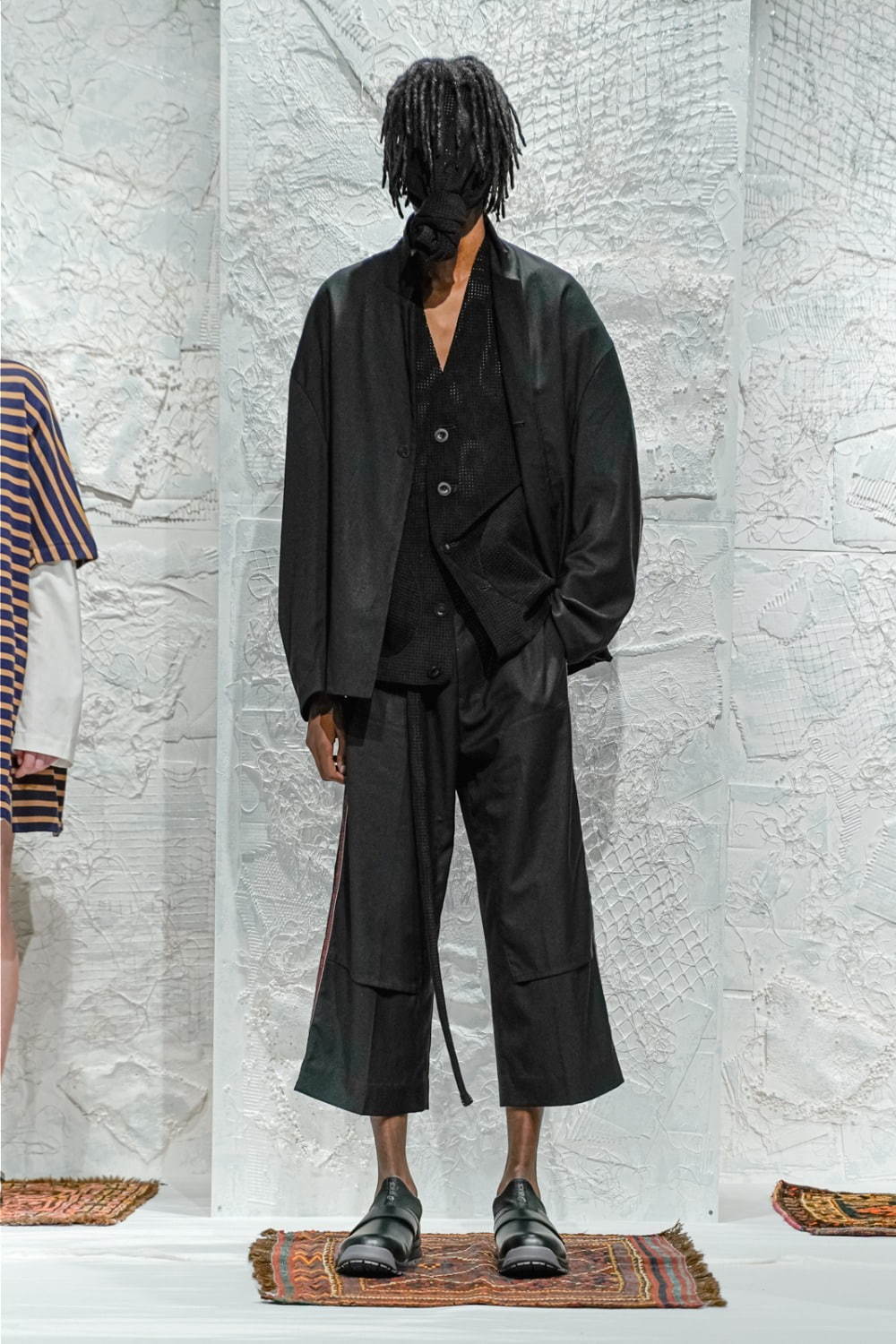 シンヤコヅカ 2020年春夏｜male ノーカラージャケット