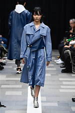 ディーベック 2020年春夏コレクション - 光と影の魅力をもった都市と調和する機能服｜写真8