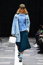 ディーベック 2020年春夏コレクション - 光と影の魅力をもった都市と調和する機能服｜写真11