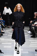 ディーベック 2020年春夏コレクション - 光と影の魅力をもった都市と調和する機能服｜写真19