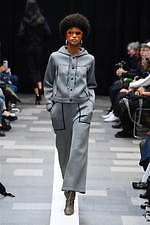 ディーベック 2020年春夏コレクション - 光と影の魅力をもった都市と調和する機能服｜写真20